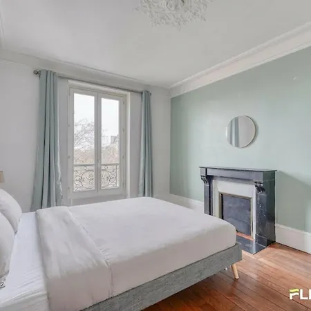 Village Charm In Alésia 2 Bedrooms *