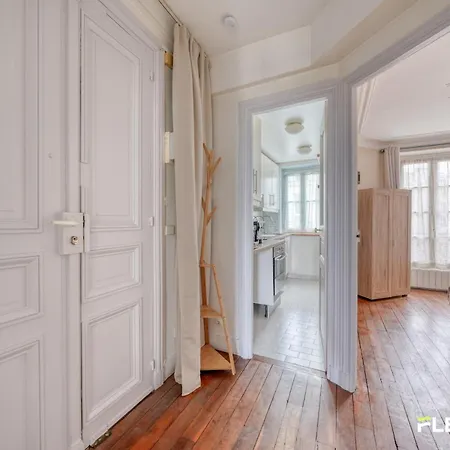 Village Charm In Alésia 2 Bedrooms * Parigi